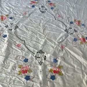 Vintage embroidered & quilted Floral Tablecloth